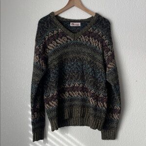 North Country Eaton Vintage Mens Medium Woman’s Large Sweater v-neck Wool blend
